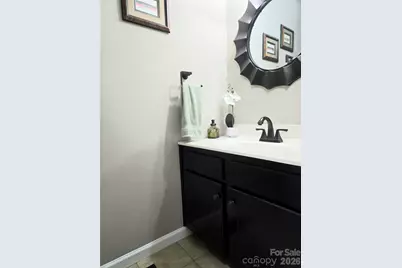 475 N Spring Avenue, Newton, NC 28658 - Photo 6