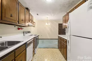 111 Shepard Square, Brevard, NC 28712 - Photo 12