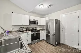 633 Ashford St, Chester, SC 29706 - Photo 8