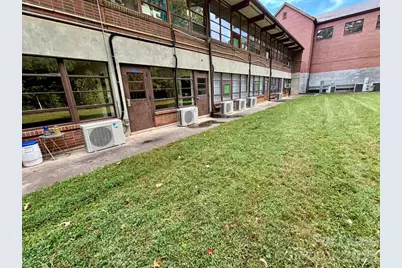 404 Governors View Road #L02-L06, Asheville, NC 28805 - Photo 2