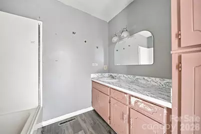 402 S Ashe Avenue, Newton, NC 28658 - Photo 36