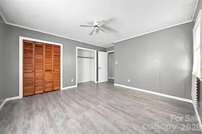 402 S Ashe Avenue, Newton, NC 28658 - Photo 32