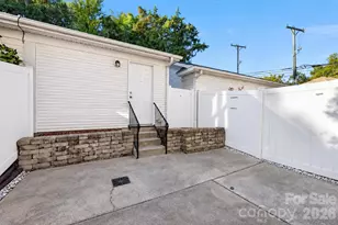8512 Beaver Creek Dr, Charlotte, NC 28269 - Photo 12