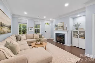 8512 Beaver Creek Dr, Charlotte, NC 28269 - Photo 2