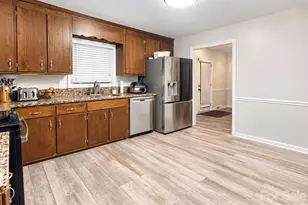 7332 Cedarbrook Dr, Charlotte, NC 28215 - Photo 8