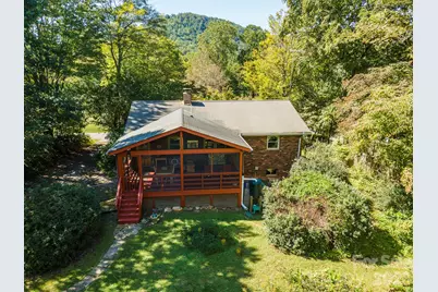824 N Cherokee Avenue, Black Mountain, NC 28711 - Photo 2