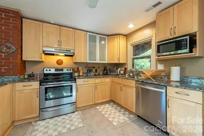 824 N Cherokee Avenue, Black Mountain, NC 28711 - Photo 12