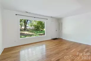 1817 Balfour Ln, Charlotte, NC 28216 - Photo 6