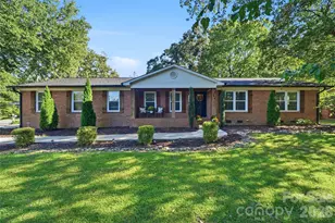 718 E Hoke St, Lincolnton, NC 28092 - Photo 1
