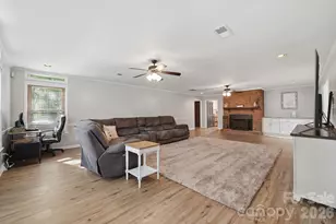 718 E Hoke St, Lincolnton, NC 28092 - Photo 8
