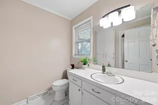 718 E Hoke St, Lincolnton, NC 28092 - Photo 14