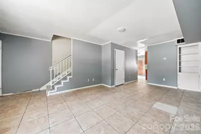 402 S Ashe Avenue, Newton, NC 28658 - Photo 8