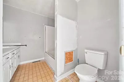 402 S Ashe Avenue, Newton, NC 28658 - Photo 38