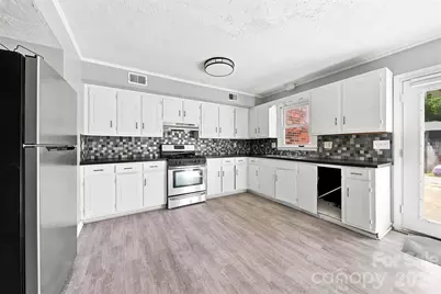 402 S Ashe Avenue, Newton, NC 28658 - Photo 20