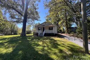306 E Texas Ave, Bessemer City, NC 28016 - Photo 2