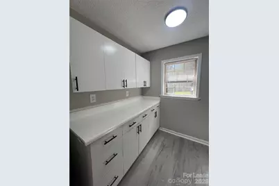 306 E Texas Avenue, Bessemer City, NC 28016 - Photo 14