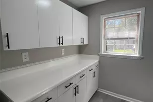 306 E Texas Ave, Bessemer City, NC 28016 - Photo 14