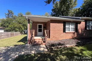313 E Washington Ave, Bessemer City, NC 28016 - Photo 2