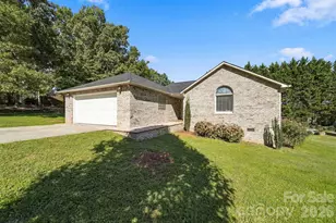 1256 Willow Dr, Morganton, NC 28655 - Photo 2