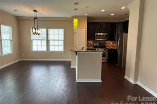 16324 Magnolia Woods Ln, Charlotte, NC 28277 - Photo 2