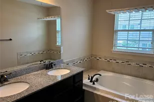 16324 Magnolia Woods Ln, Charlotte, NC 28277 - Photo 12