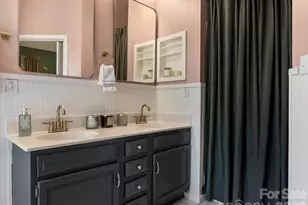 4415 Highcroft Ln, Charlotte, NC 28269 - Photo 18