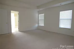 11701 Village Pond Dr, Charlotte, NC 28278 - Photo 12