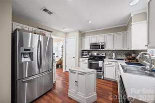 1277 Winding Path Rd, Lake Wylie, SC 29710 - Photo 4