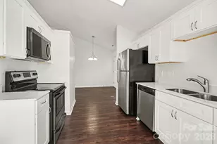4609 Avalon Forest Ln, Charlotte, NC 28269 - Photo 10