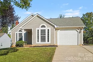 4609 Avalon Forest Ln, Charlotte, NC 28269 - Photo 2