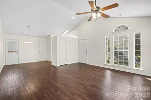 4609 Avalon Forest Ln, Charlotte, NC 28269 - Photo 4