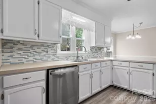 3675 10th Street None, Hickory, NC 28601 - Photo 10