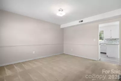 3675 10th Street None, Hickory, NC 28601 - Photo 6