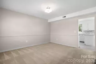 3675 10th Street None, Hickory, NC 28601 - Photo 6