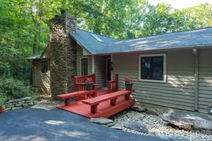 190 Ridgeview Dr, Hendersonville, NC 28792 - Photo 2