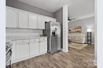 334 Bridal Veil Drive, Charlotte, NC 28217 - Photo 8