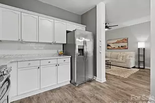 334 Bridal Veil Dr, Charlotte, NC 28217 - Photo 8