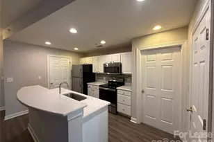 718 W Trade St, Charlotte, NC 28202 - Photo 4