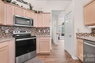 11609 Long Forest Dr, Charlotte, NC 28269 - Photo 12