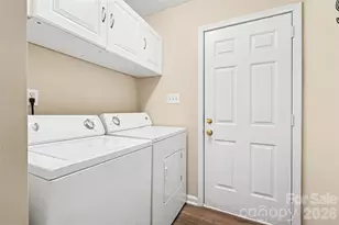 11609 Long Forest Dr, Charlotte, NC 28269 - Photo 24