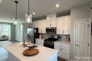 10840 Overlook Mountain Dr, Charlotte, NC 28216 - Photo 10