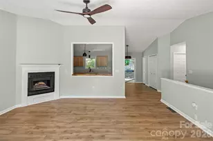 39 Mountain Site Ln, Asheville, NC 28803 - Photo 4