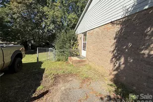 324 Briarwood Dr, Dallas, NC 28034 - Photo 20