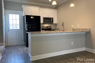 3927 Newhall Dr NW, Hickory, NC 28601 - Photo 4