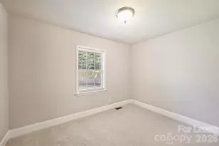 1323 Carolyn Dr, Charlotte, NC 28205 - Photo 12