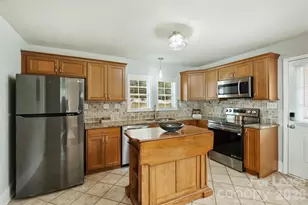 1323 Carolyn Dr, Charlotte, NC 28205 - Photo 6