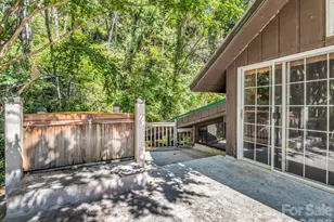 500 E Poplar Dr, Hendersonville, NC 28792 - Photo 34