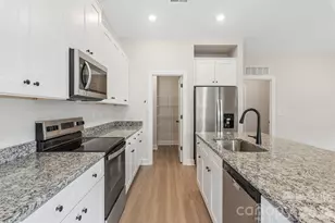 8211 Cravat Ct, Charlotte, NC 28215 - Photo 6