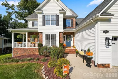 2741 25th Street NE, Hickory, NC 28601 - Photo 2