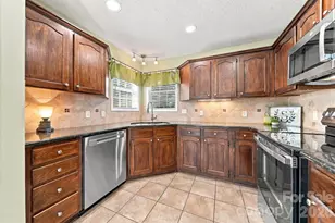 2741 25th St NE, Hickory, NC 28601 - Photo 14